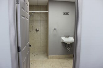 3604 University Blvd S, Jacksonville, FL for lease Interior Photo- Image 2 of 4