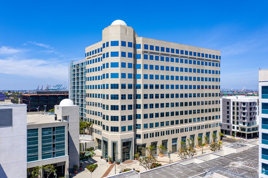 222 W 6th St, San Pedro, CA à louer - Photo du bâtiment - Image 2 de 9