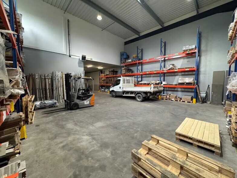 Local d'activités dans Cormeilles-en-Parisis à vendre - Photo intérieure - Image 2 de 7