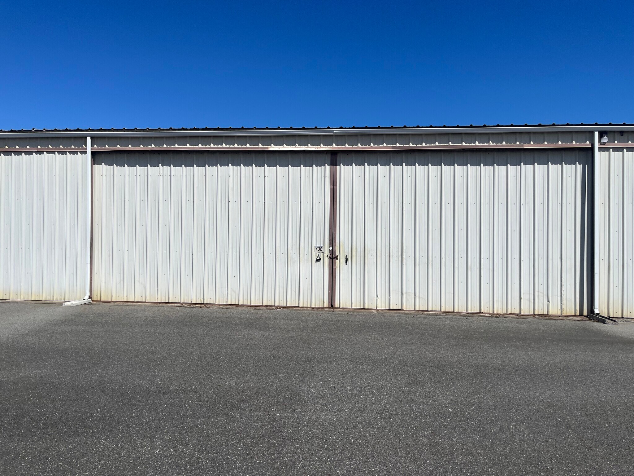 1402 Fairchild Airport Rd, Port Angeles, WA for lease Primary Photo- Image 1 of 2