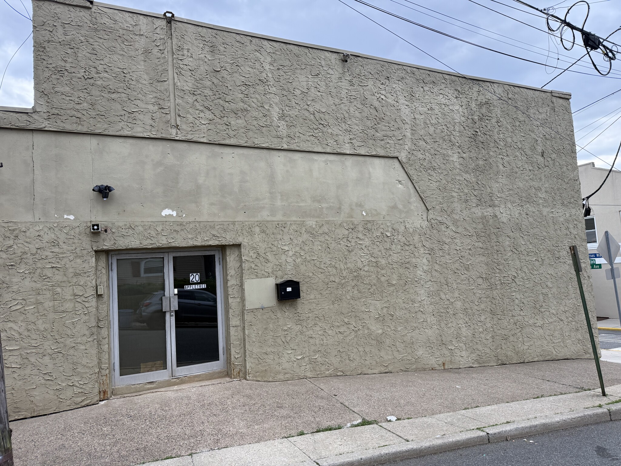 20 E Fort Lee Rd, Bogota, NJ for lease Building Photo- Image 1 of 5
