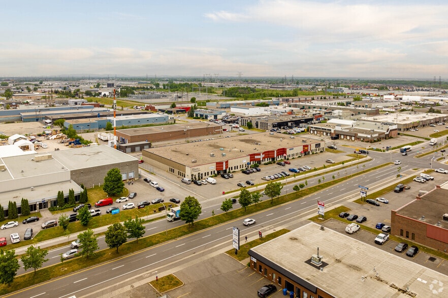 3148-3178 Boul Industriel, Laval, QC à louer - Aérien - Image 2 de 20