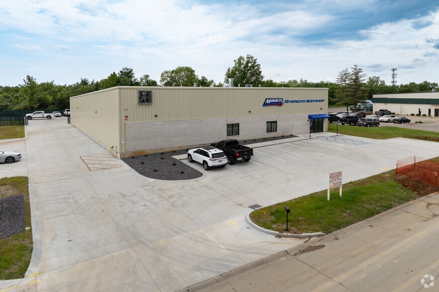 1510 Progress West Ln, O'Fallon, MO for lease - Primary Photo - Image 1 of 7