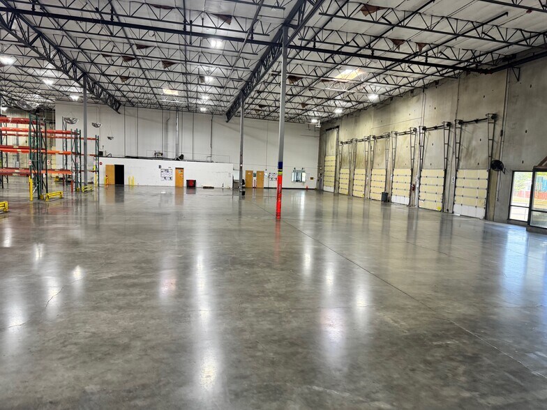 14950 NE Mason St, Portland, OR for lease - Interior Photo - Image 2 of 8