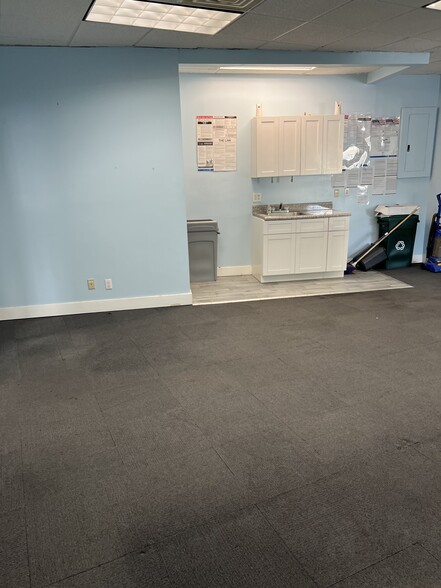 9106-9130 4th Ave, Brooklyn, NY for lease - Building Photo - Image 3 of 11