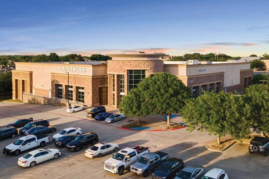 2875 S Central Expy, McKinney, TX à vendre - Photo du bâtiment - Image 2 de 11