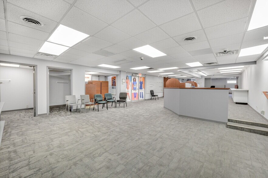 2645-2655 W Central Ave, Toledo, OH à vendre - Photo intérieure - Image 3 de 12