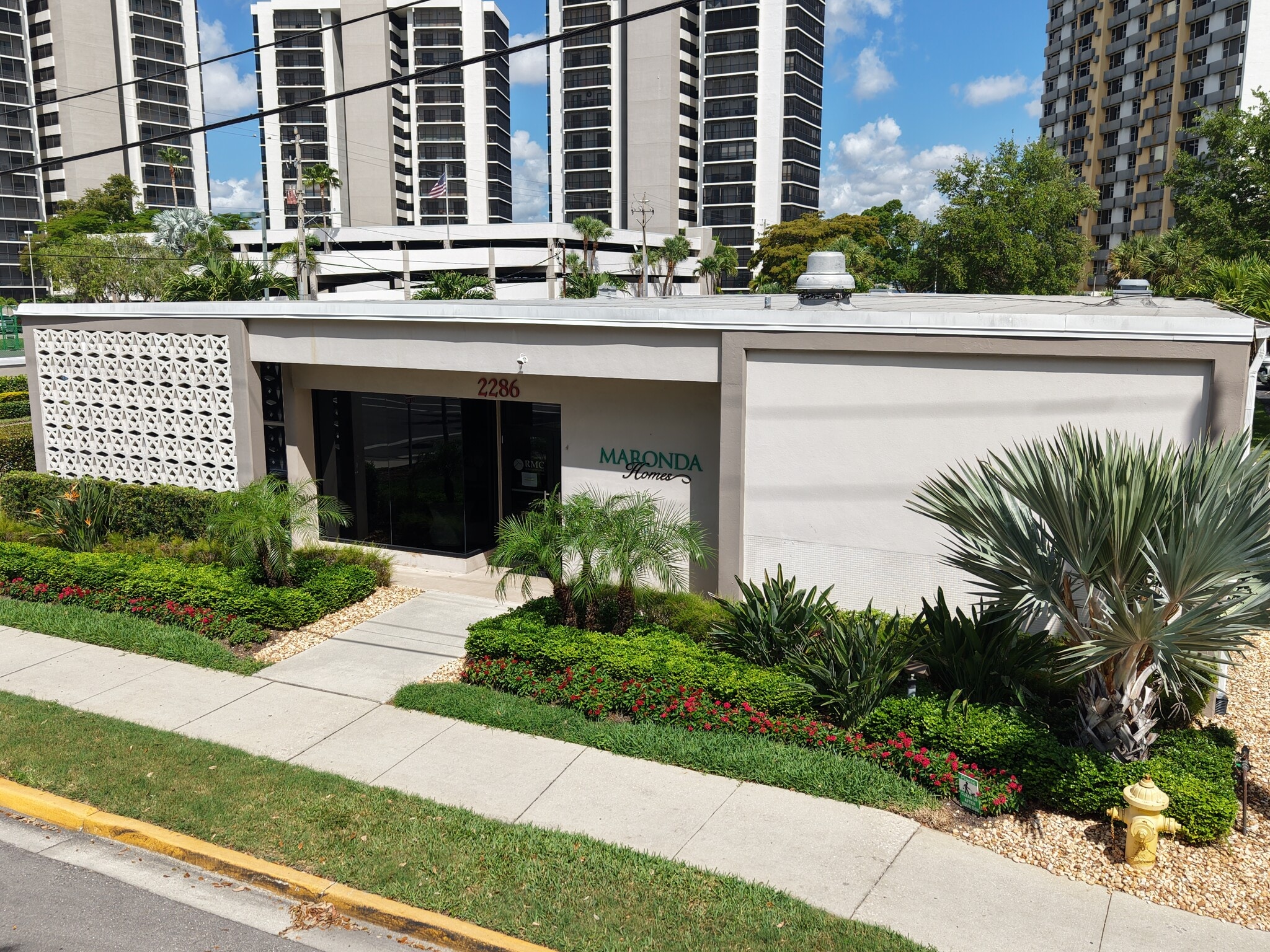 2286 W 1st St, Fort Myers, FL à louer Photo du bâtiment- Image 1 de 13
