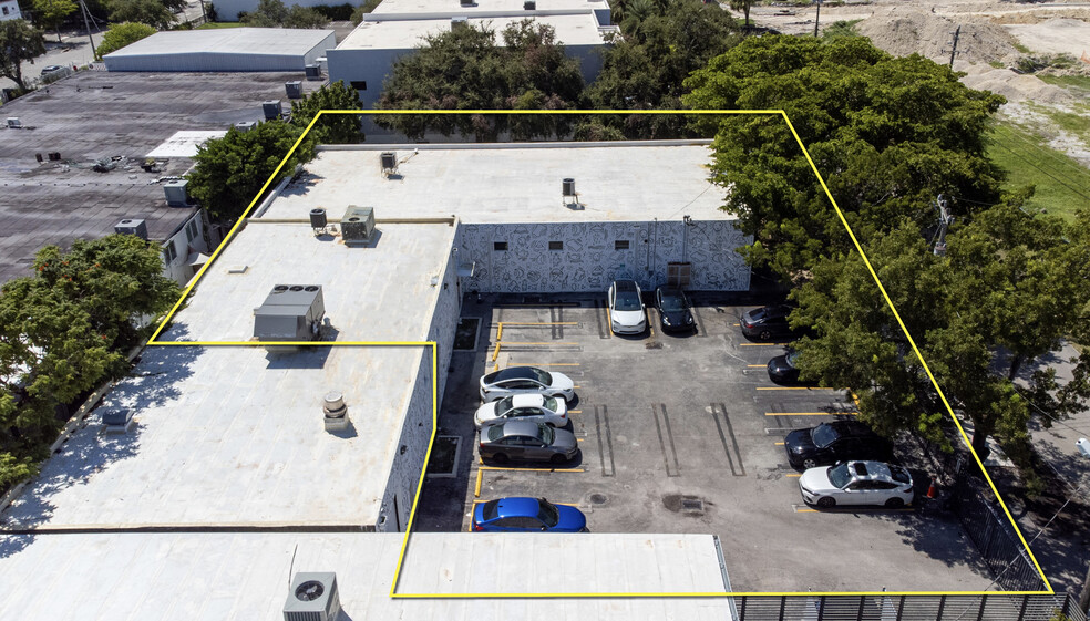 350-360 NE 60th St, Miami, FL for lease - Building Photo - Image 3 of 18