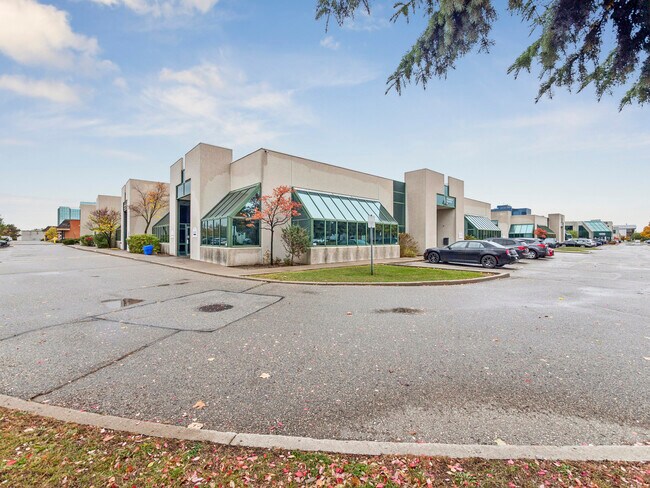 Plus de détails pour 175 W Beaver Creek Rd, Richmond Hill, ON - Local d'activités à louer