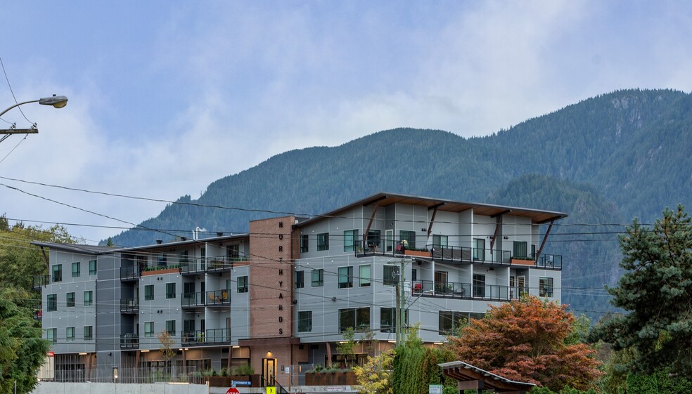 39666 Government Rd, Squamish, BC for sale - Primary Photo - Image 1 of 16