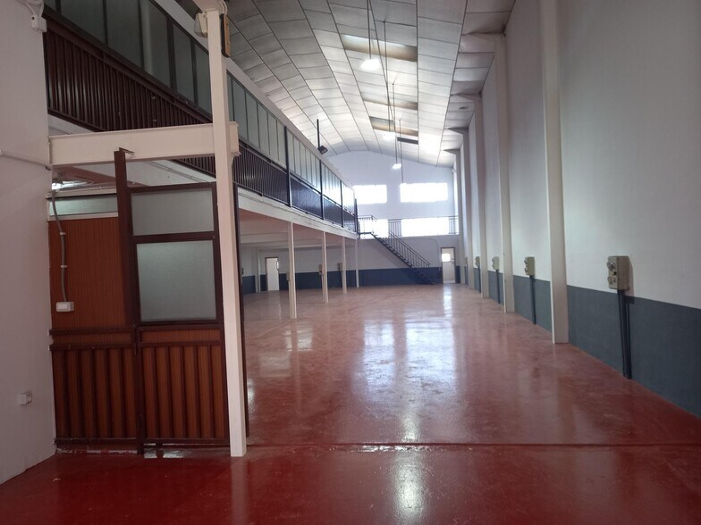 Industrial in Elche for lease - Building Photo - Image 3 of 25