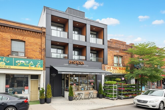 Plus de détails pour 1700 St Clair Ave W, Toronto, ON - Commerce de détail à vendre