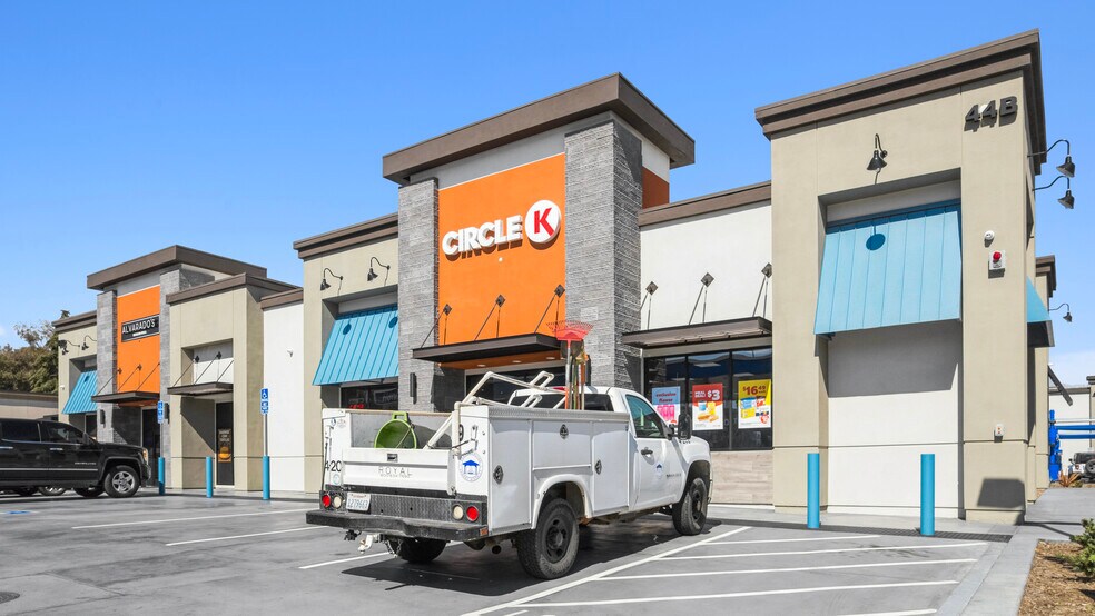 42-44 Rio Rancho Road, Pomona, CA à vendre - Photo du bâtiment - Image 2 de 7