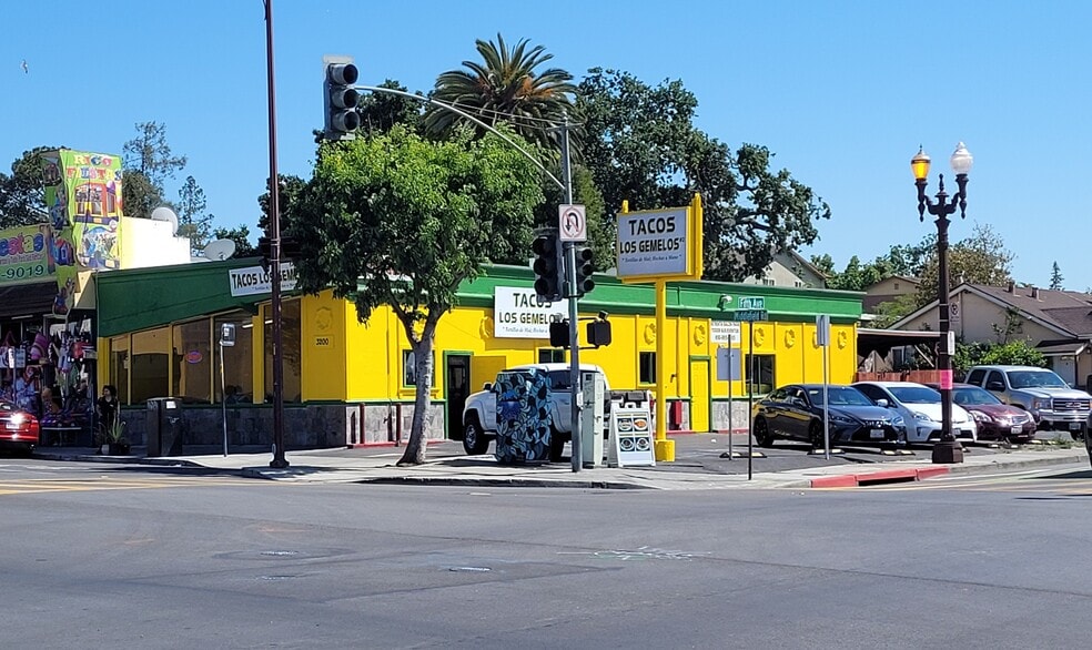 3200 Middlefield Rd, Menlo Park, CA à vendre - Photo du bâtiment - Image 2 de 7