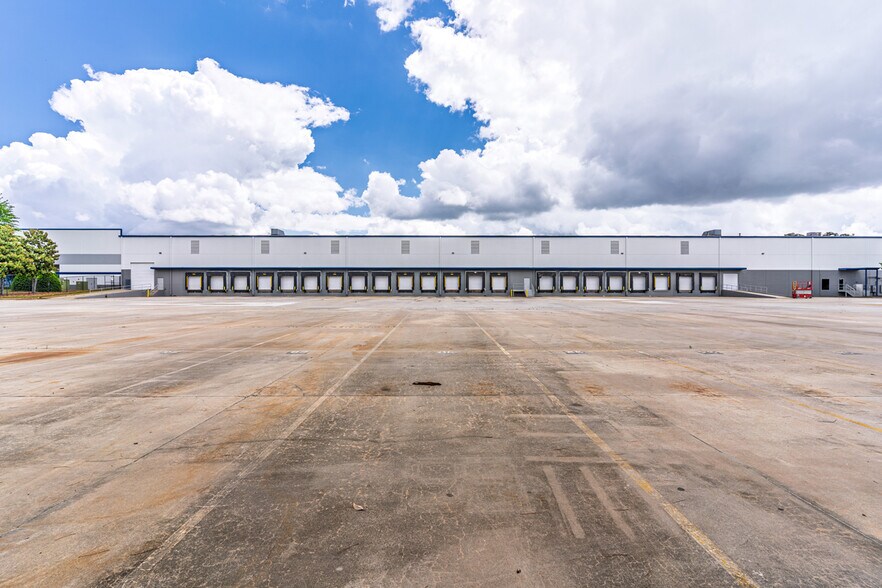 125 Southside Ct, McDonough, GA à louer - Photo du bâtiment - Image 2 de 13