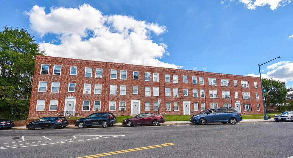 DC Multifamily Portfolio portefeuille de 2 propriétés à vendre sur LoopNet.ca - Photo principale - Image 2 de 2