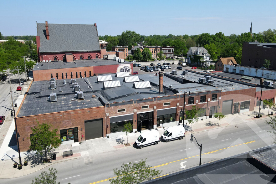 901-925 Summit St, Toledo, OH for lease - Building Photo - Image 1 of 9