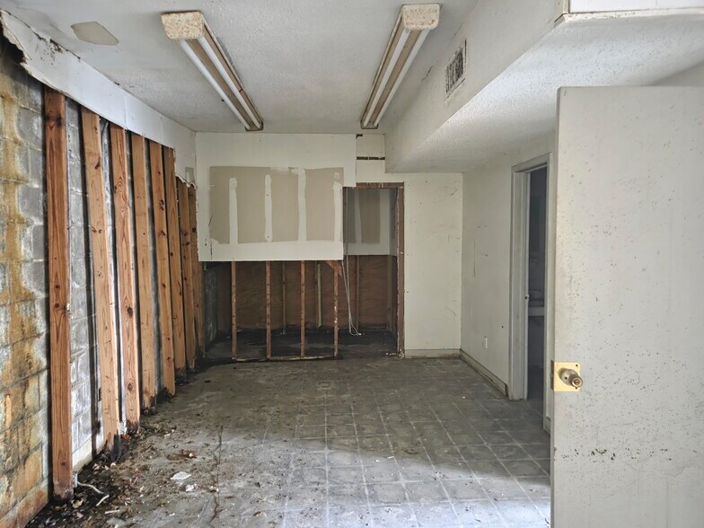 4910 Griggs Rd, Houston, TX à louer - Photo du bâtiment - Image 3 de 4