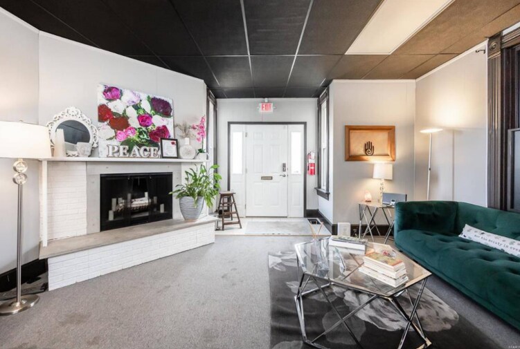 635 S Lincoln Ave, O'Fallon, IL à vendre - Photo du bâtiment - Image 2 de 28