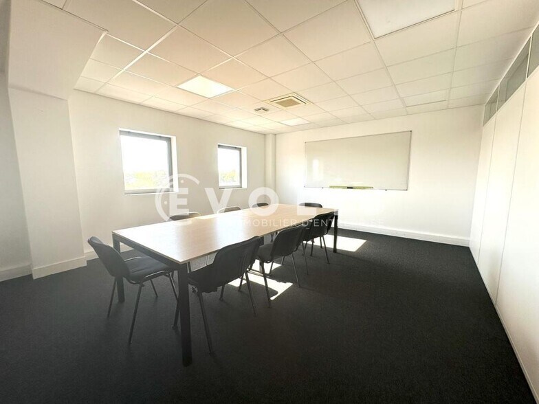 Office in Tresses for lease - Interior Photo - Image 3 of 5