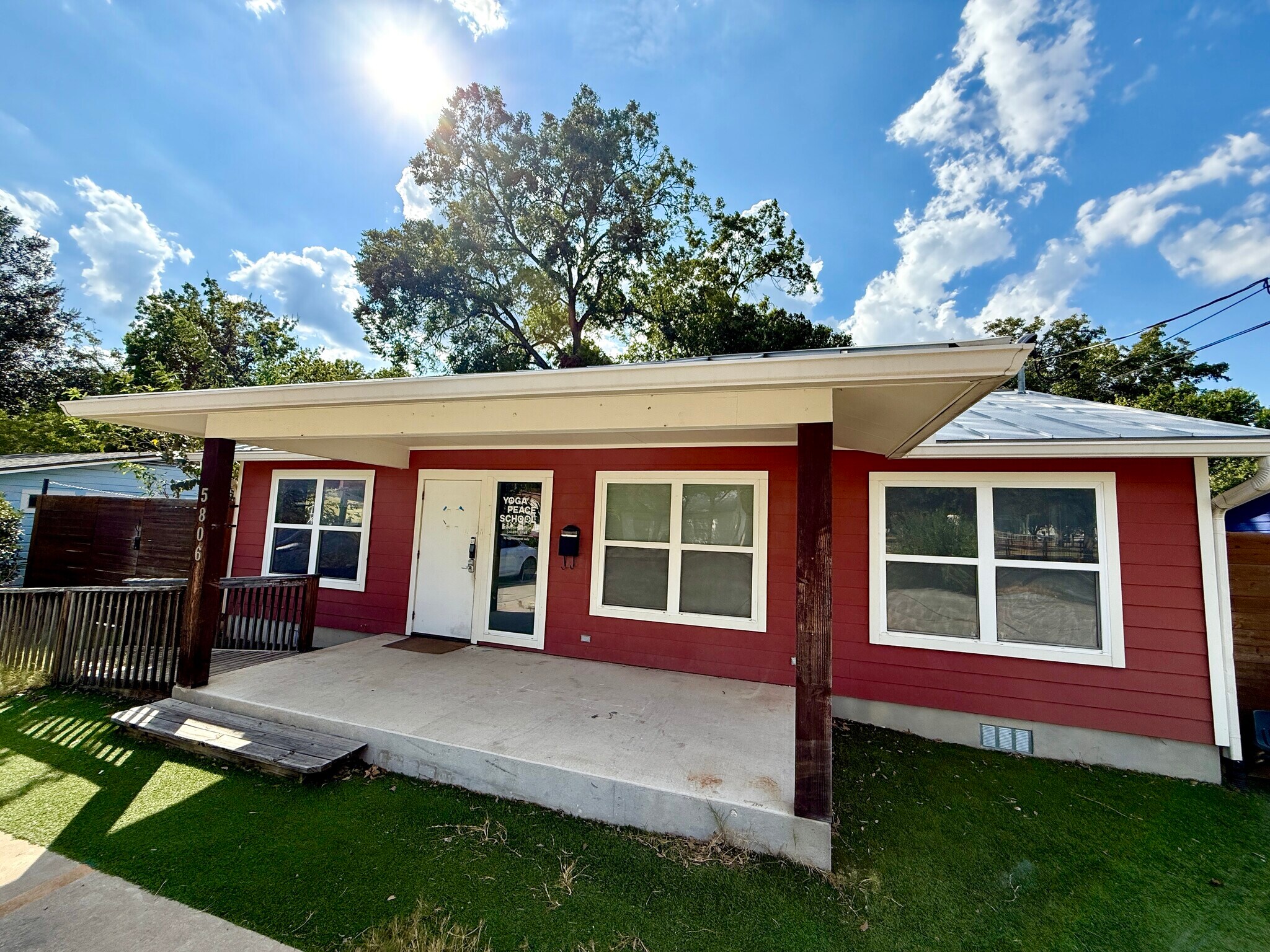 5806 Woodrow Ave, Austin, TX à vendre Photo du bâtiment- Image 1 de 1