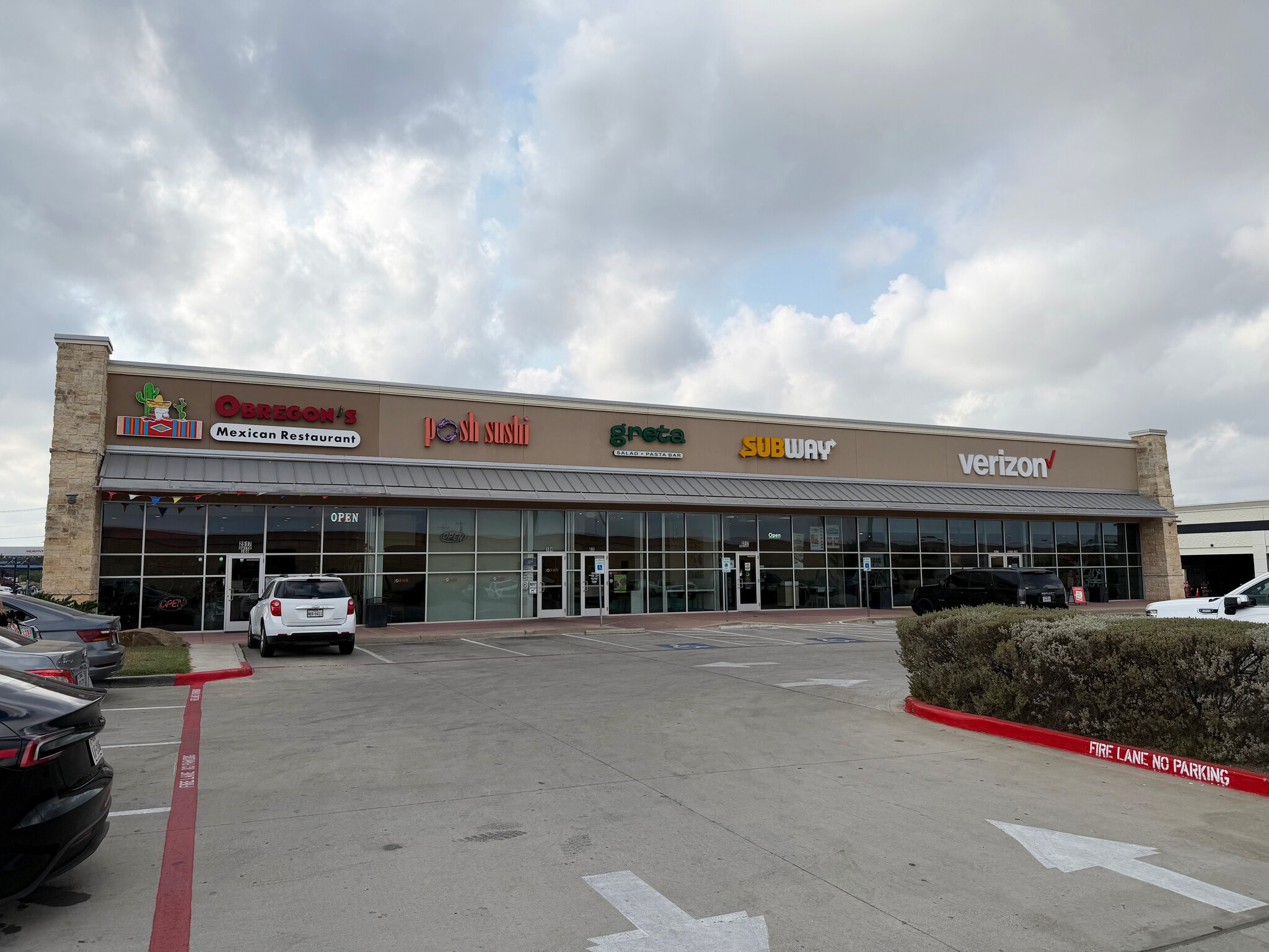 2517 NE Bob Bullock Loop, Laredo, TX for lease Primary Photo- Image 1 of 5