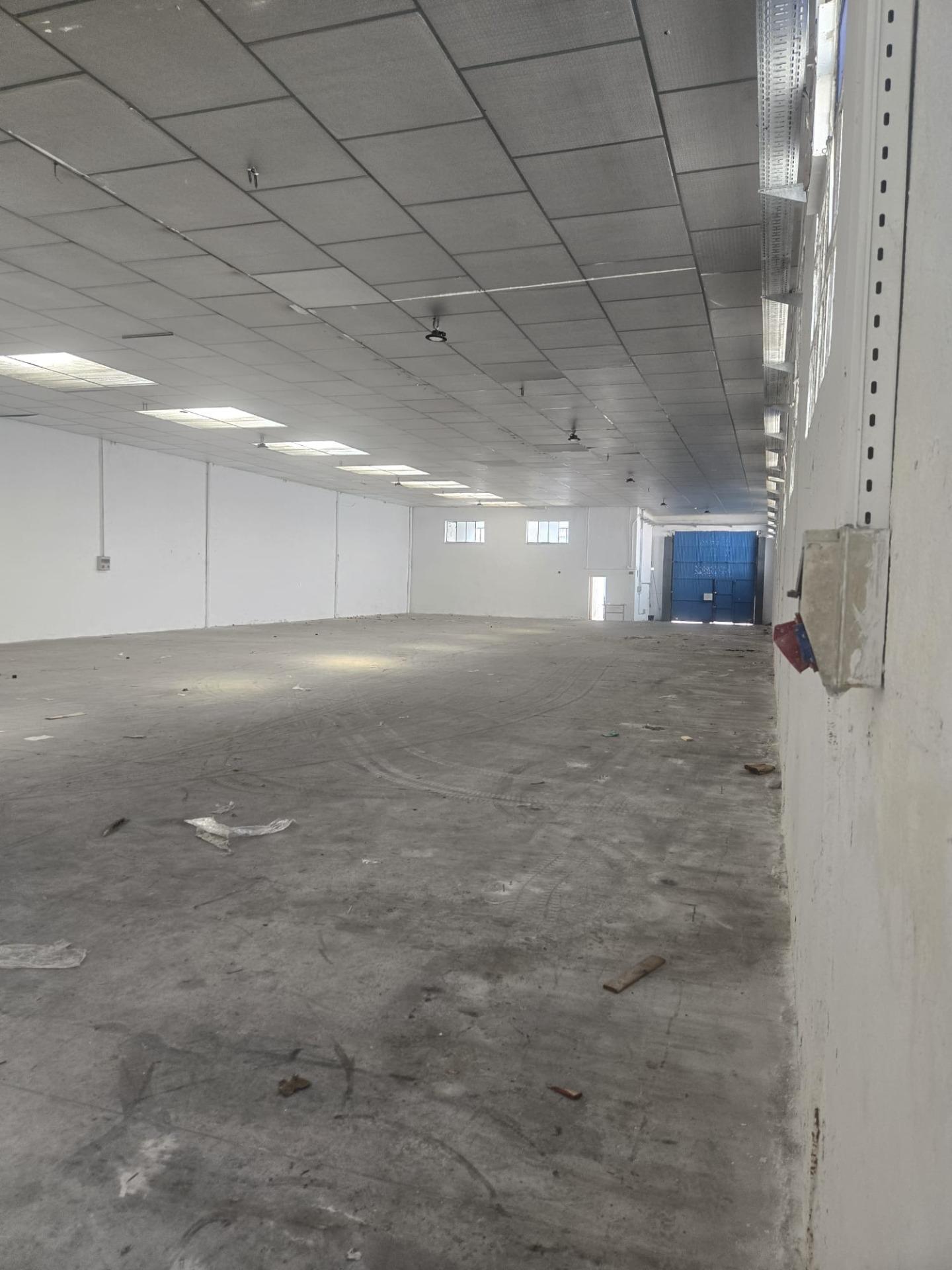 Industrial in Fuenlabrada, Madrid for sale Primary Photo- Image 1 of 14