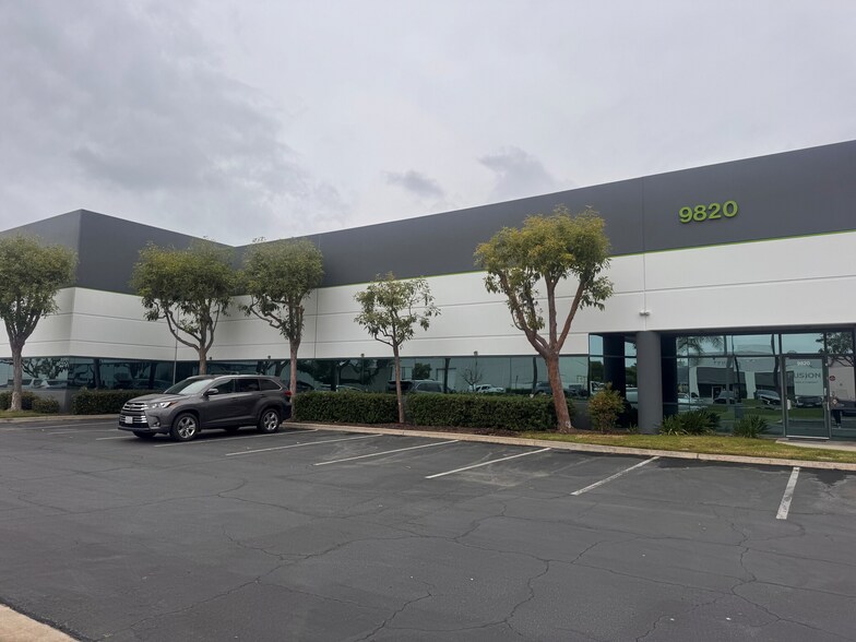 9820 Bell Ranch Dr, Santa Fe Springs, CA for lease - Primary Photo - Image 1 of 2