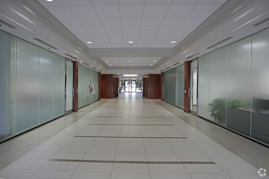 10151 Deerwood Park Blvd, Jacksonville, FL à louer - Hall d’entrée - Image 3 de 13