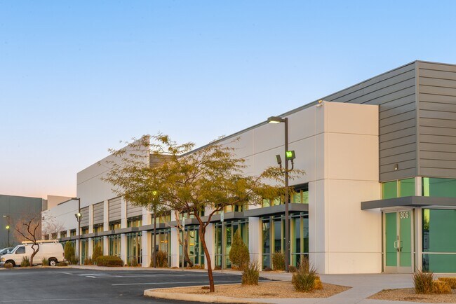 Plus de détails pour 4345 N Corporate Center Dr, North Las Vegas, NV - Bureau, Local d'activités à louer