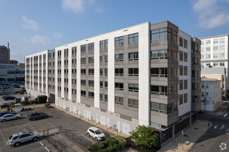 111 N 9th St, Philadelphia, PA for sale - Building Photo - Image 2 of 4