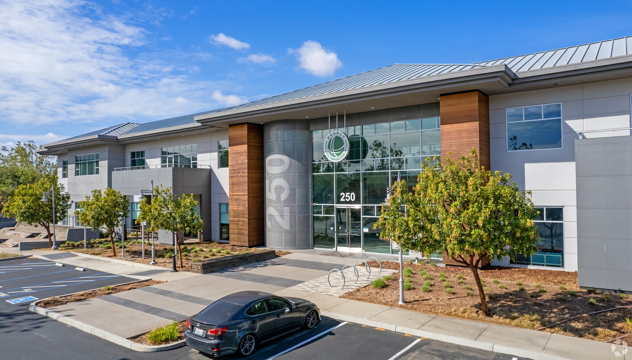 250 W Tasman Dr, San Jose, CA à vendre Photo du bâtiment- Image 1 de 10