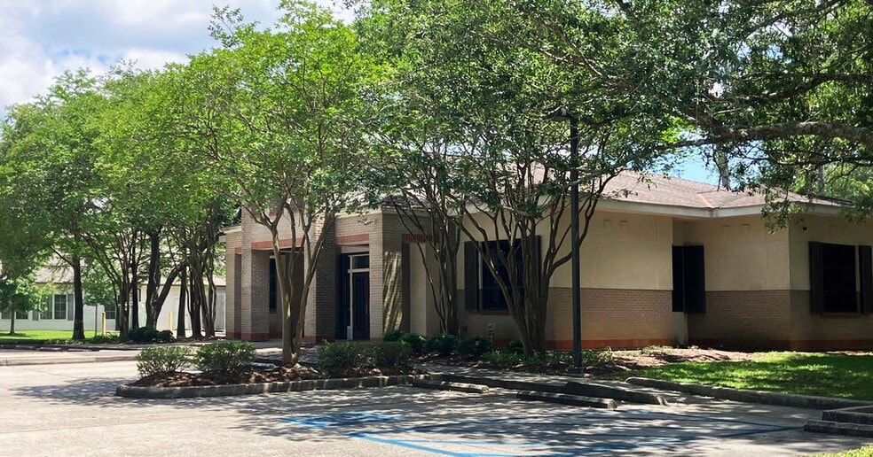 4650 Highway 22, Mandeville, LA à vendre - Photo du bâtiment - Image 2 de 9