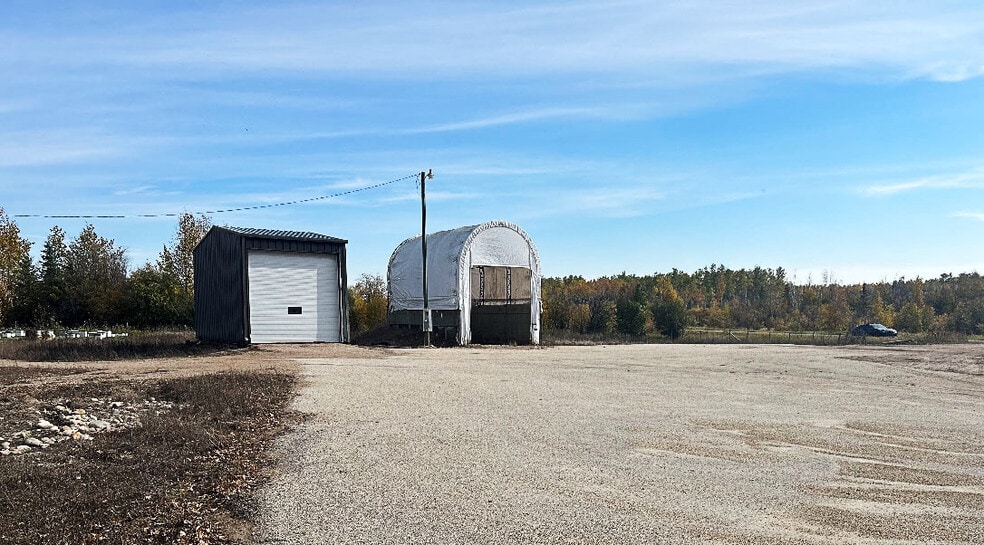 8802 98 St, Morinville, AB for lease - Building Photo - Image 1 of 2