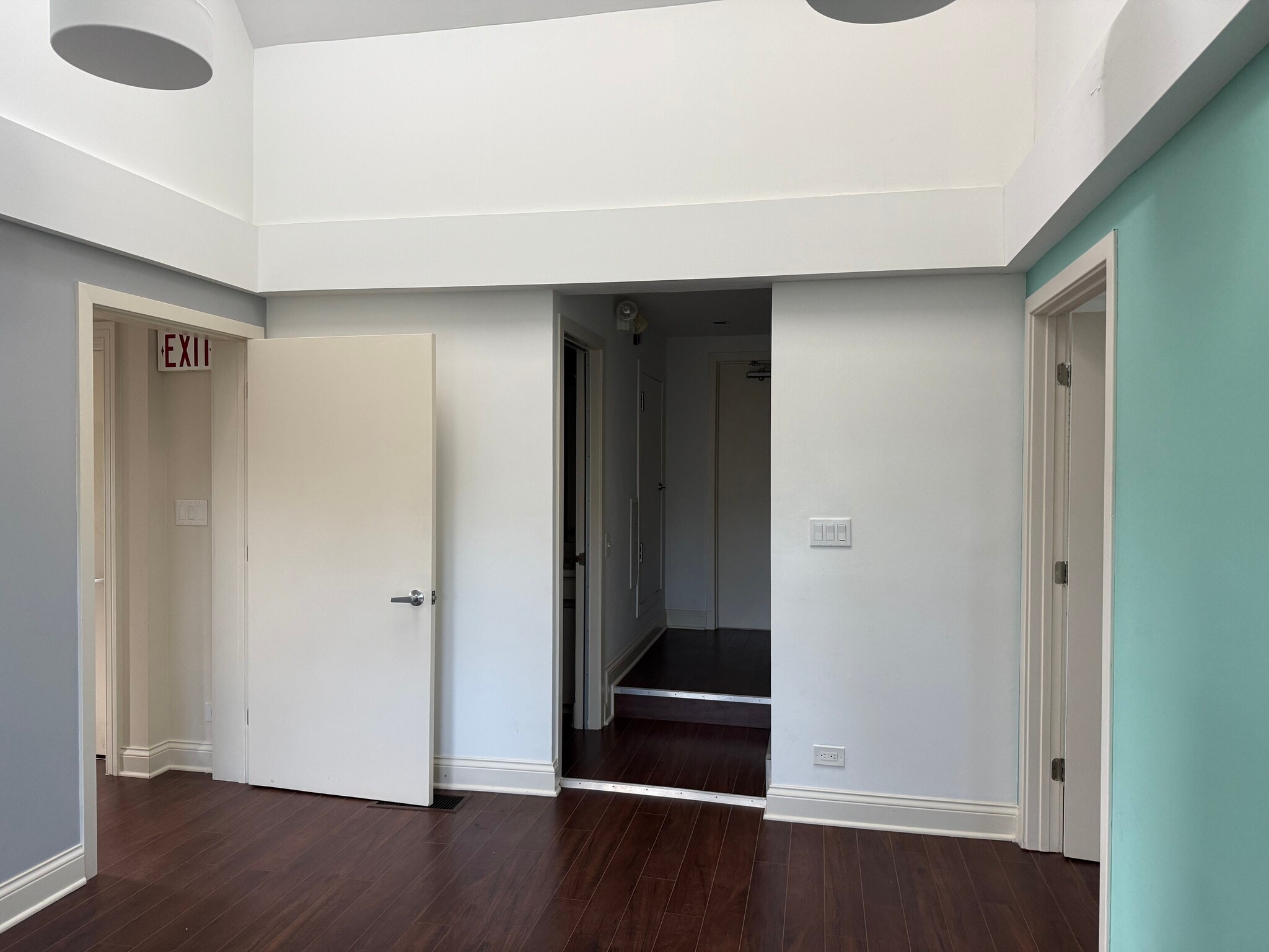 378 Park Ave, Glencoe, IL for lease Interior Photo- Image 1 of 9