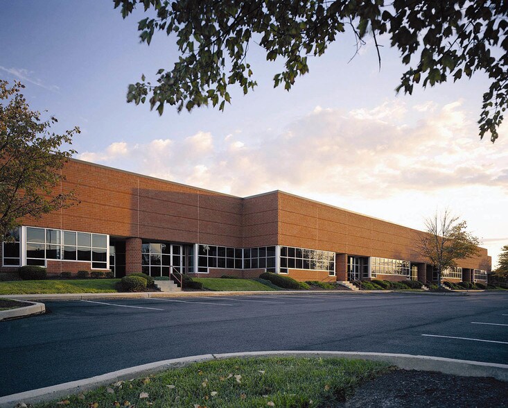 7010 Snowdrift Rd, Allentown, PA à louer - Photo principale - Image 1 de 4