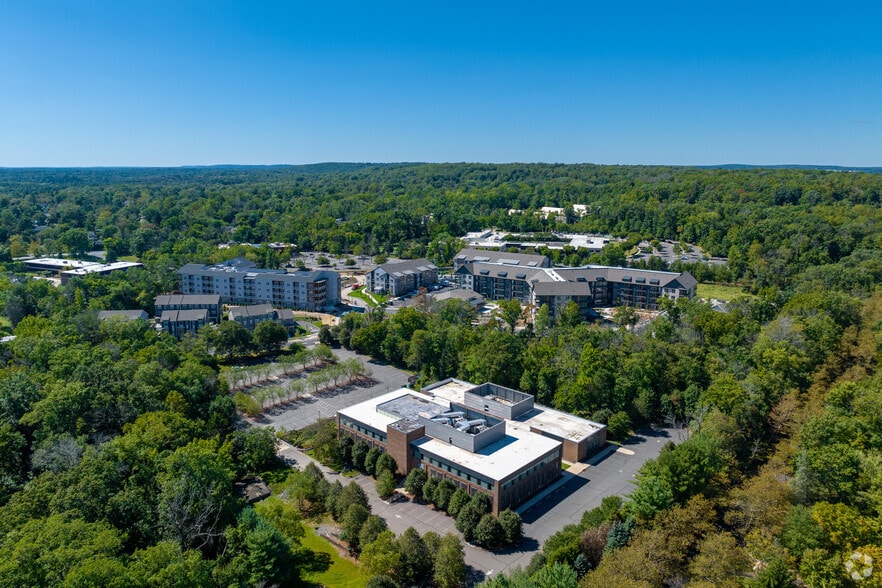 29 Thanet Cir, Princeton, NJ for lease - Building Photo - Image 2 of 7