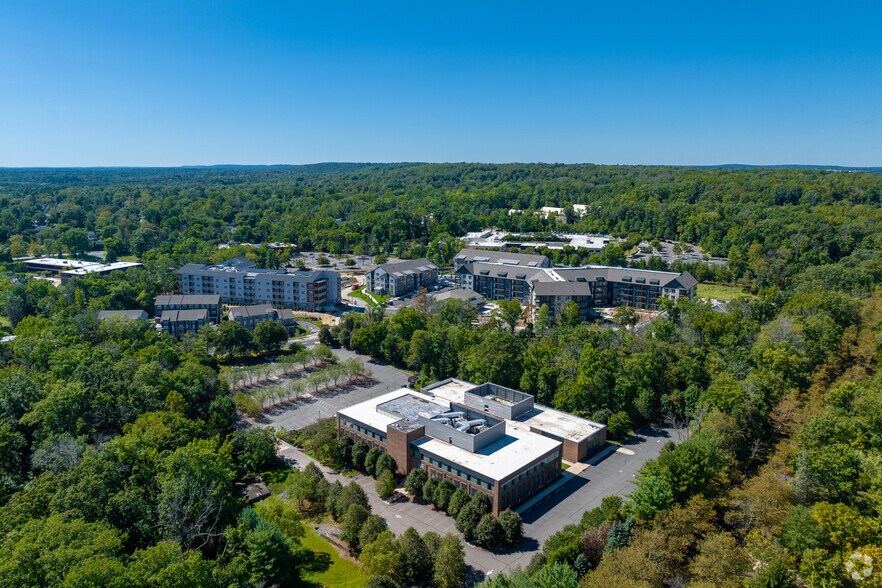 29 Thanet Cir, Princeton, NJ à louer - Photo du bâtiment - Image 2 de 7