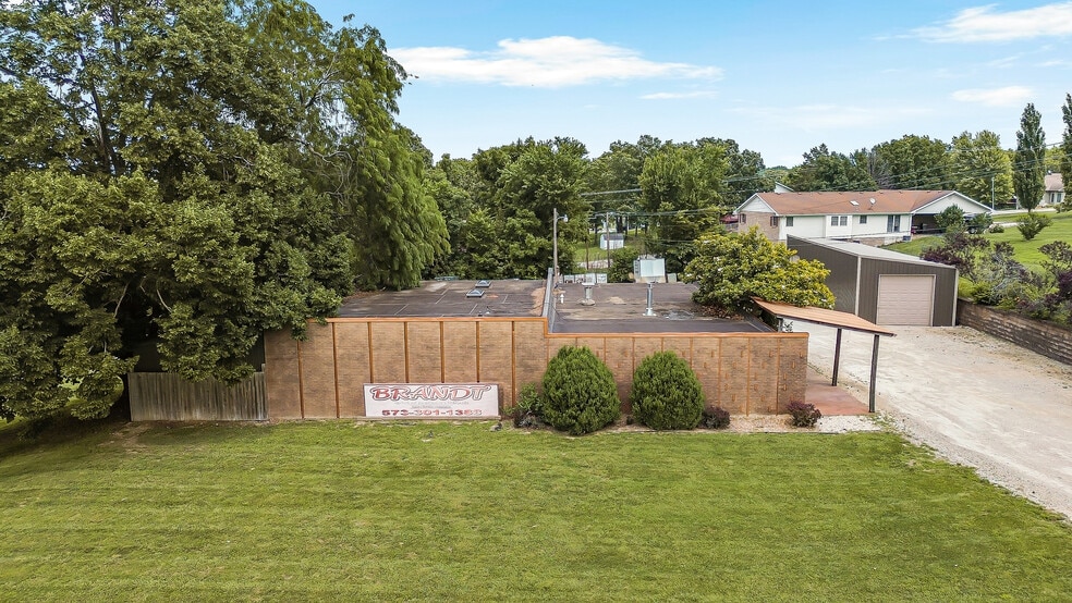 1401 E Main St, Linn, MO for sale - Building Photo - Image 2 of 32