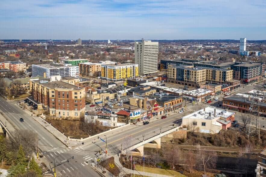 317-319 SE 14th Ave, Minneapolis, MN for lease - Building Photo - Image 2 of 3