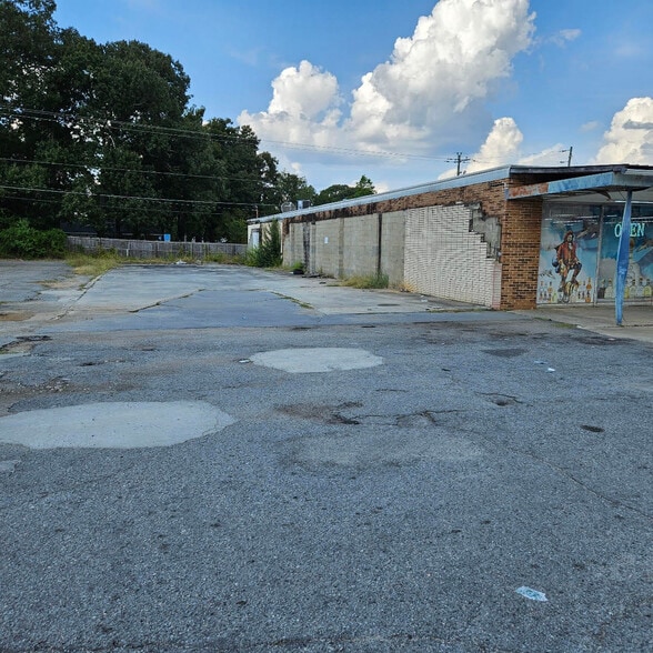 1504 Watson Blvd, Warner Robins, GA for sale - Building Photo - Image 3 of 6