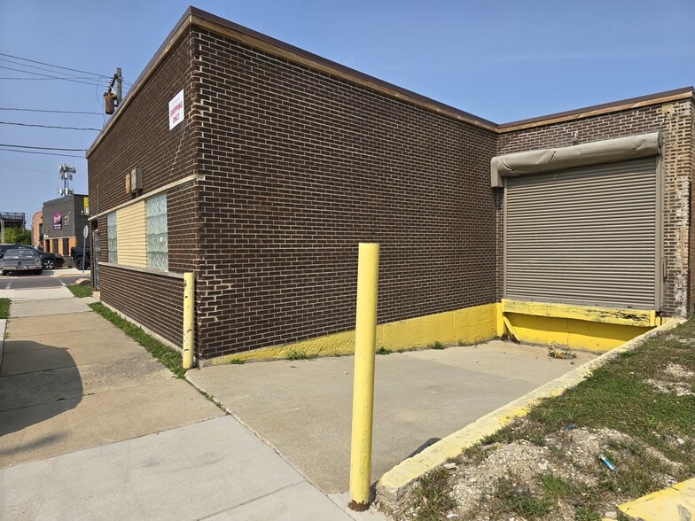921 Main St, Melrose Park, IL for lease - Building Photo - Image 2 of 8