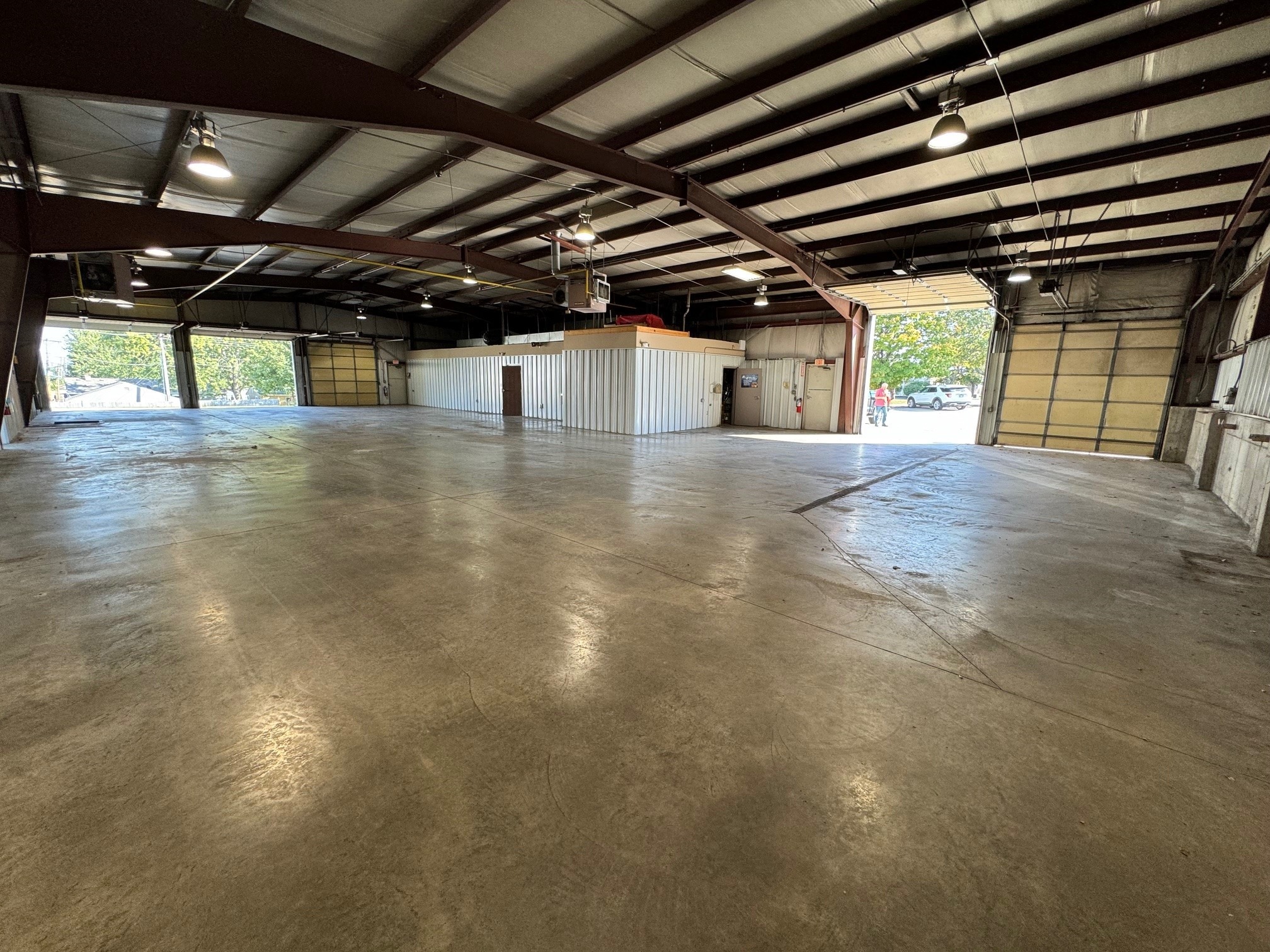 4302 Washington Ave, Independence, MO for lease Interior Photo- Image 1 of 19