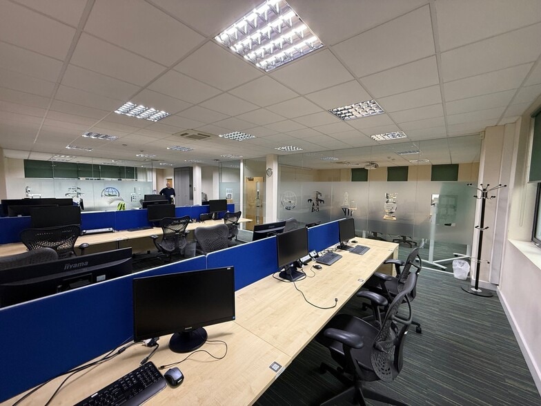 Unit 3 Bell Lane Office Village, Little Chalfont, Amersham à louer - Photo du bâtiment - Image 3 de 10