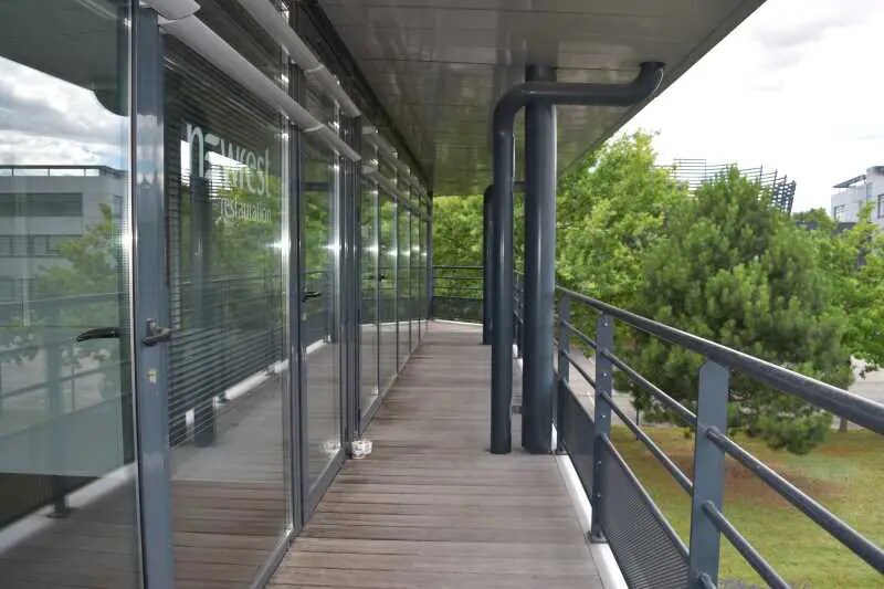 Bureau dans Saint-Priest à louer - Photo du bâtiment - Image 3 de 7