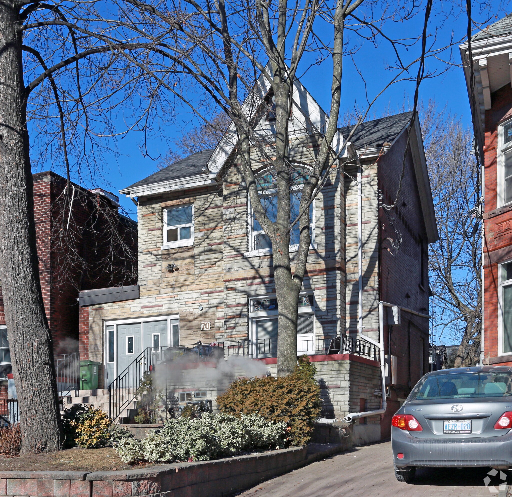 70 Melbourne Ave, Toronto, ON à vendre Photo principale- Image 1 de 3