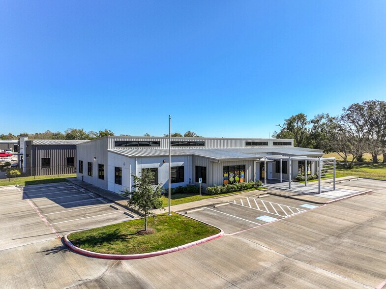 4440 FM 2351, Friendswood, TX à vendre - Photo du bâtiment - Image 2 de 41