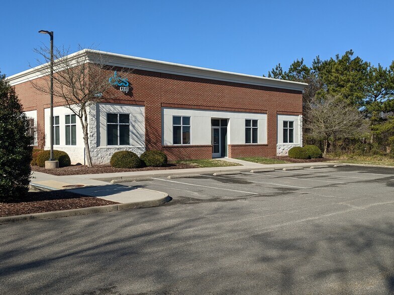 4240 Crossings Blvd, Prince George, VA à louer - Photo du bâtiment - Image 1 de 4
