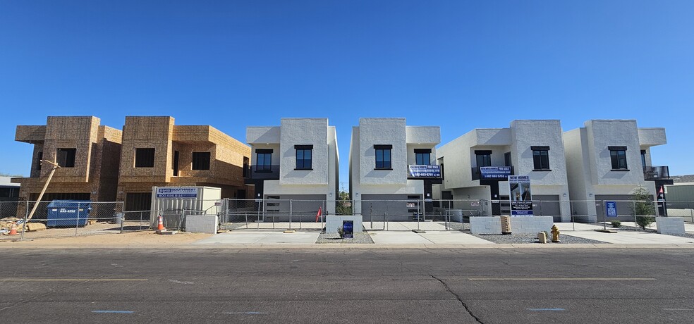 2051 E Michigan Ave, Phoenix, AZ for sale - Interior Photo - Image 1 of 9